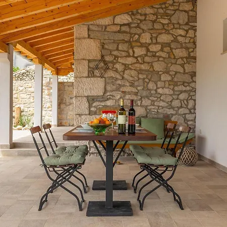 Klara Buzet Holiday home *